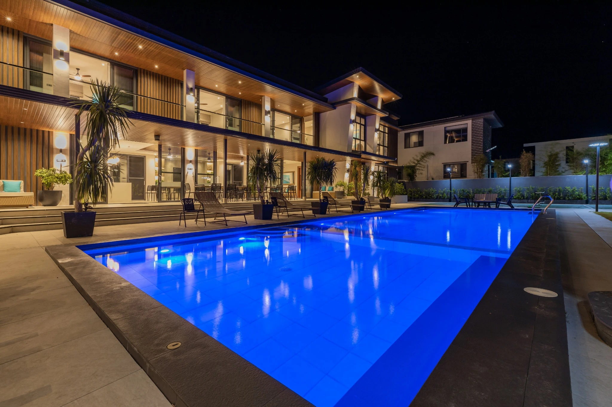 Where families, friends, and teams come together to relax, play and celebrate life's best moments by the shore.
