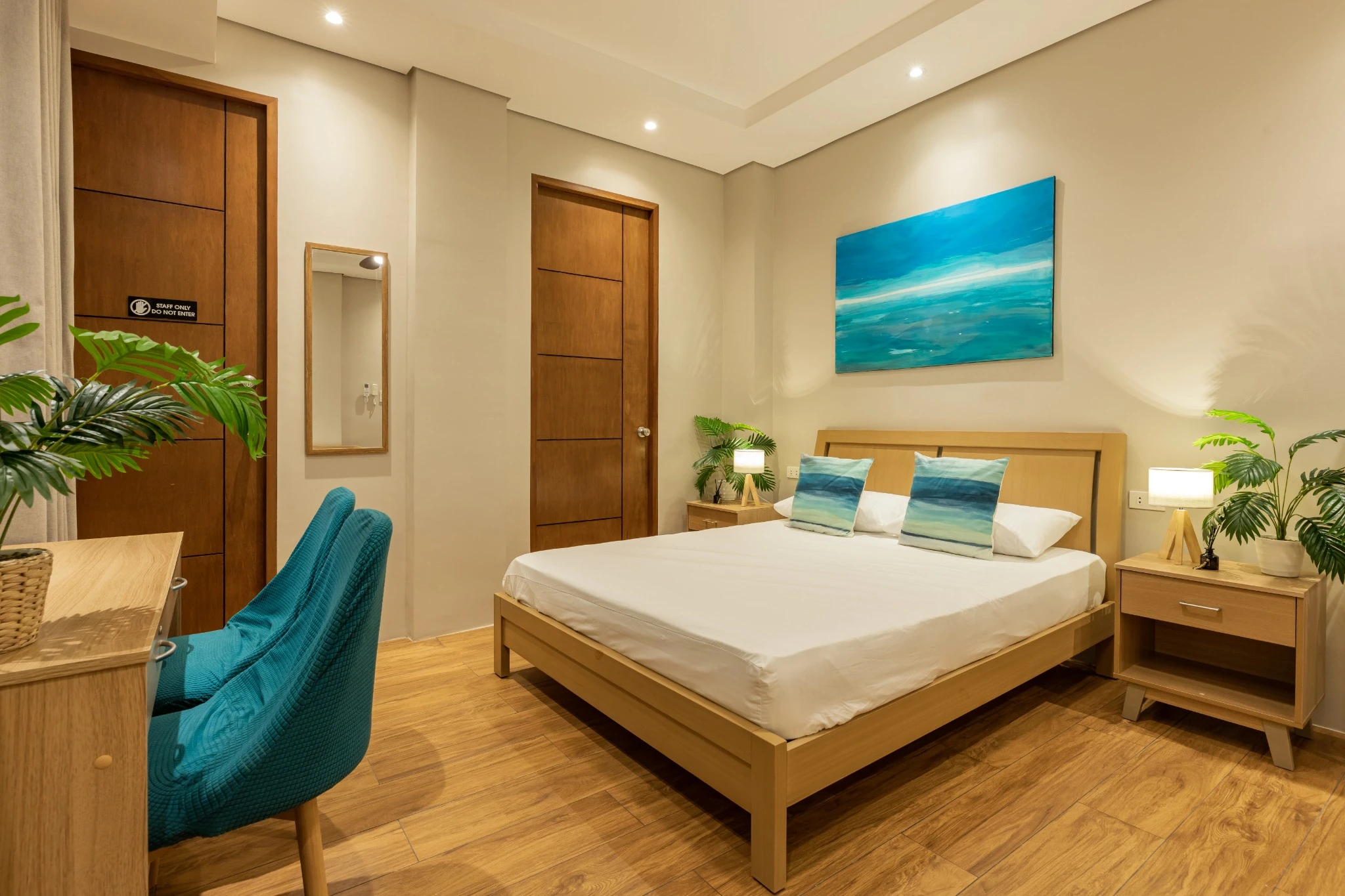 Pocket Garden Room interior with bed setup